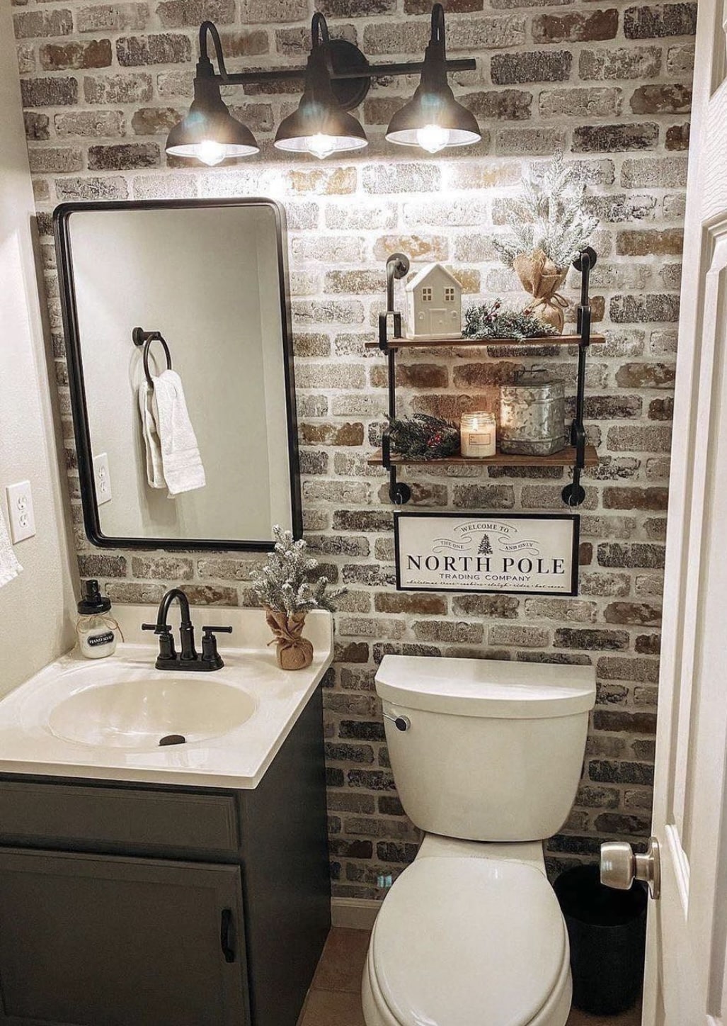 farmhouse bathroom 12