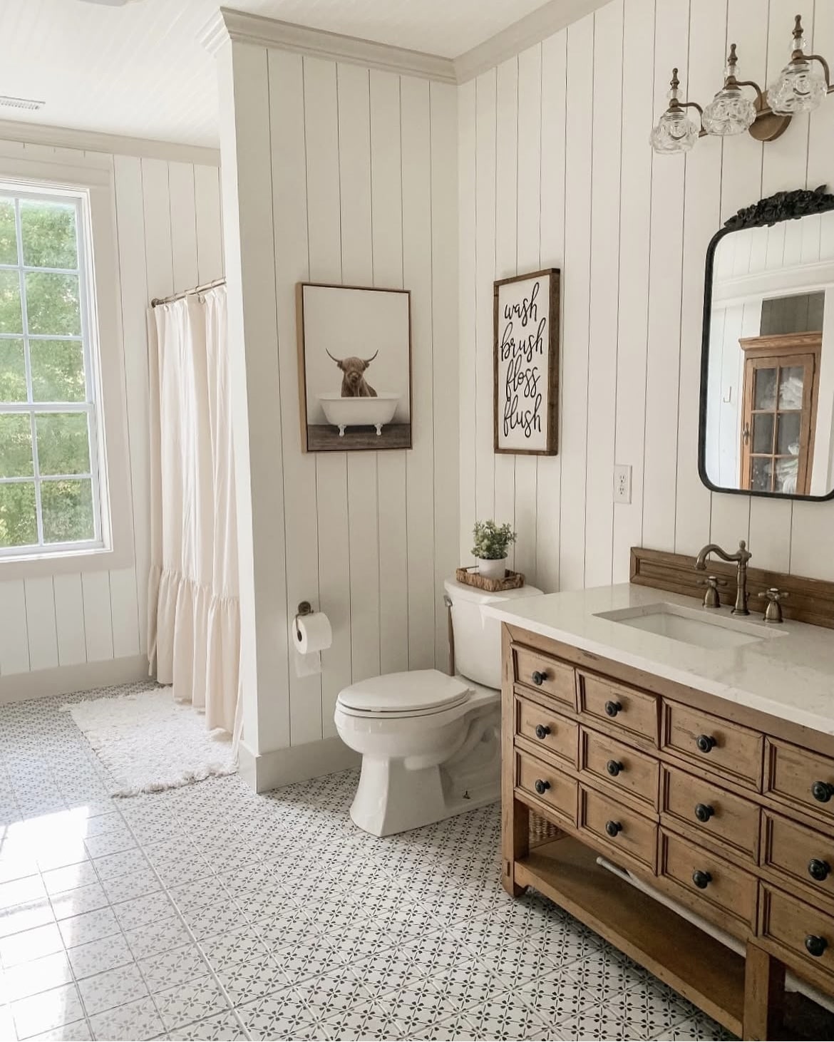 farmhouse bathroom 4