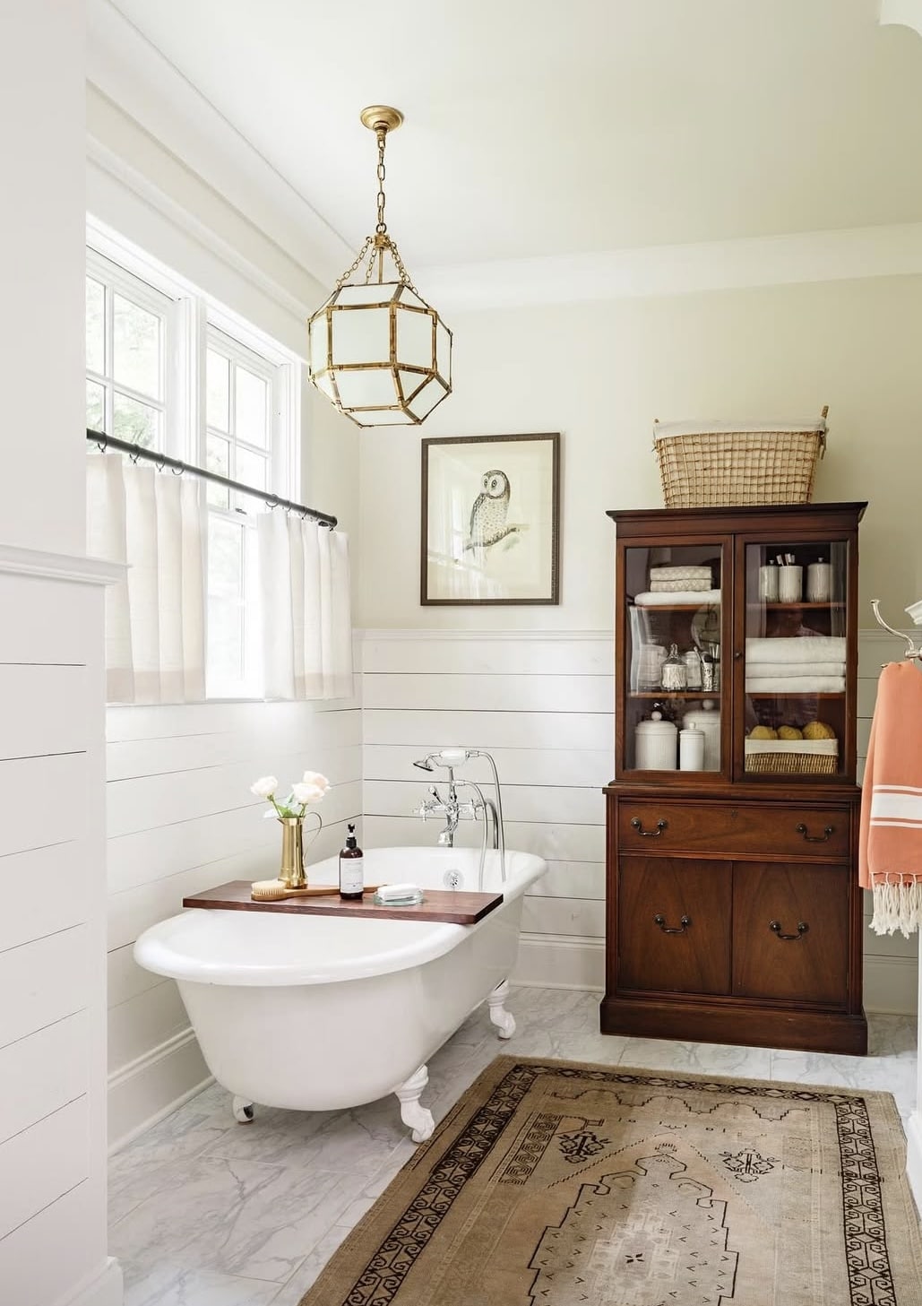 farmhouse bathroom 6