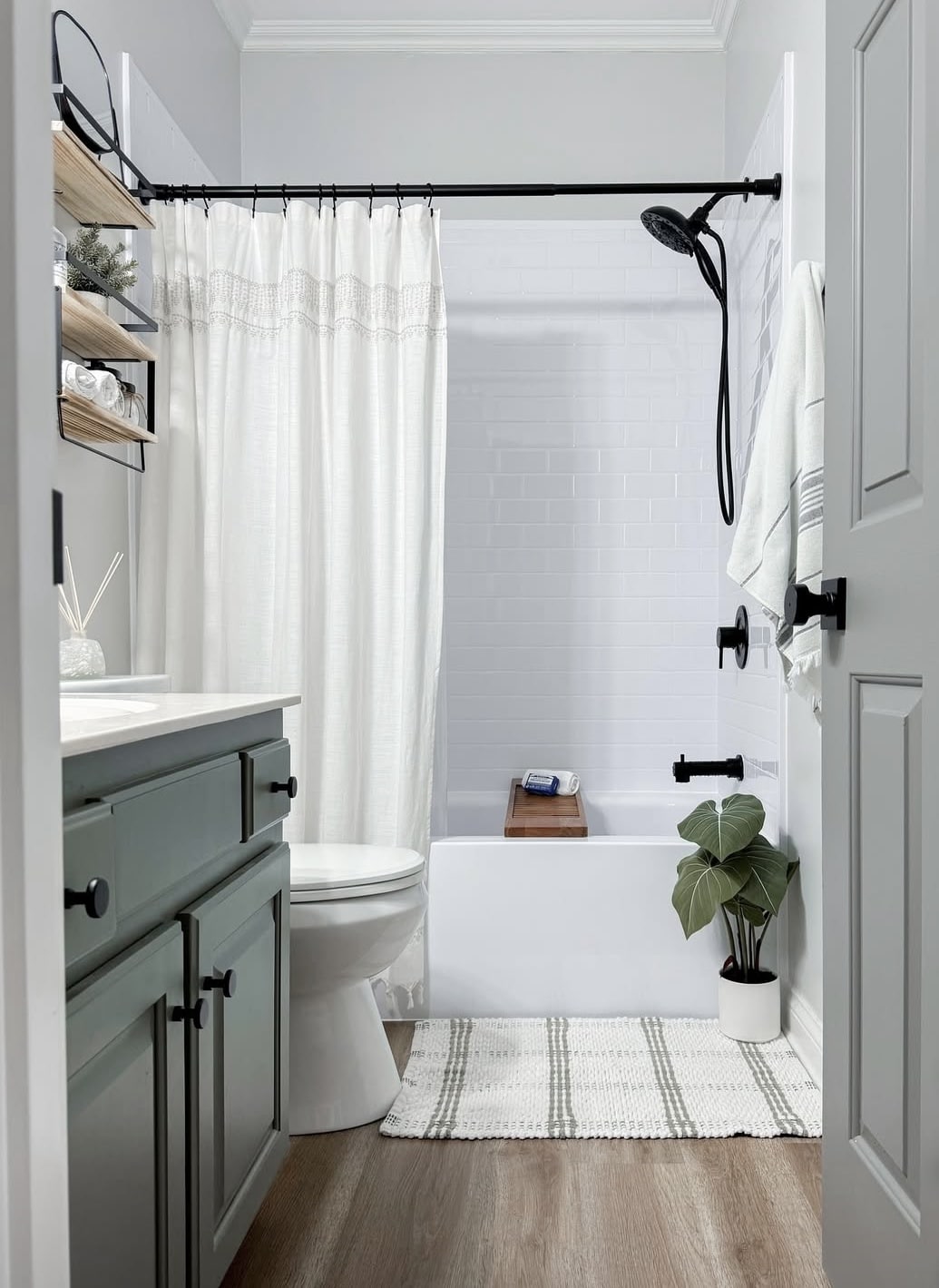 farmhouse bathroom 7