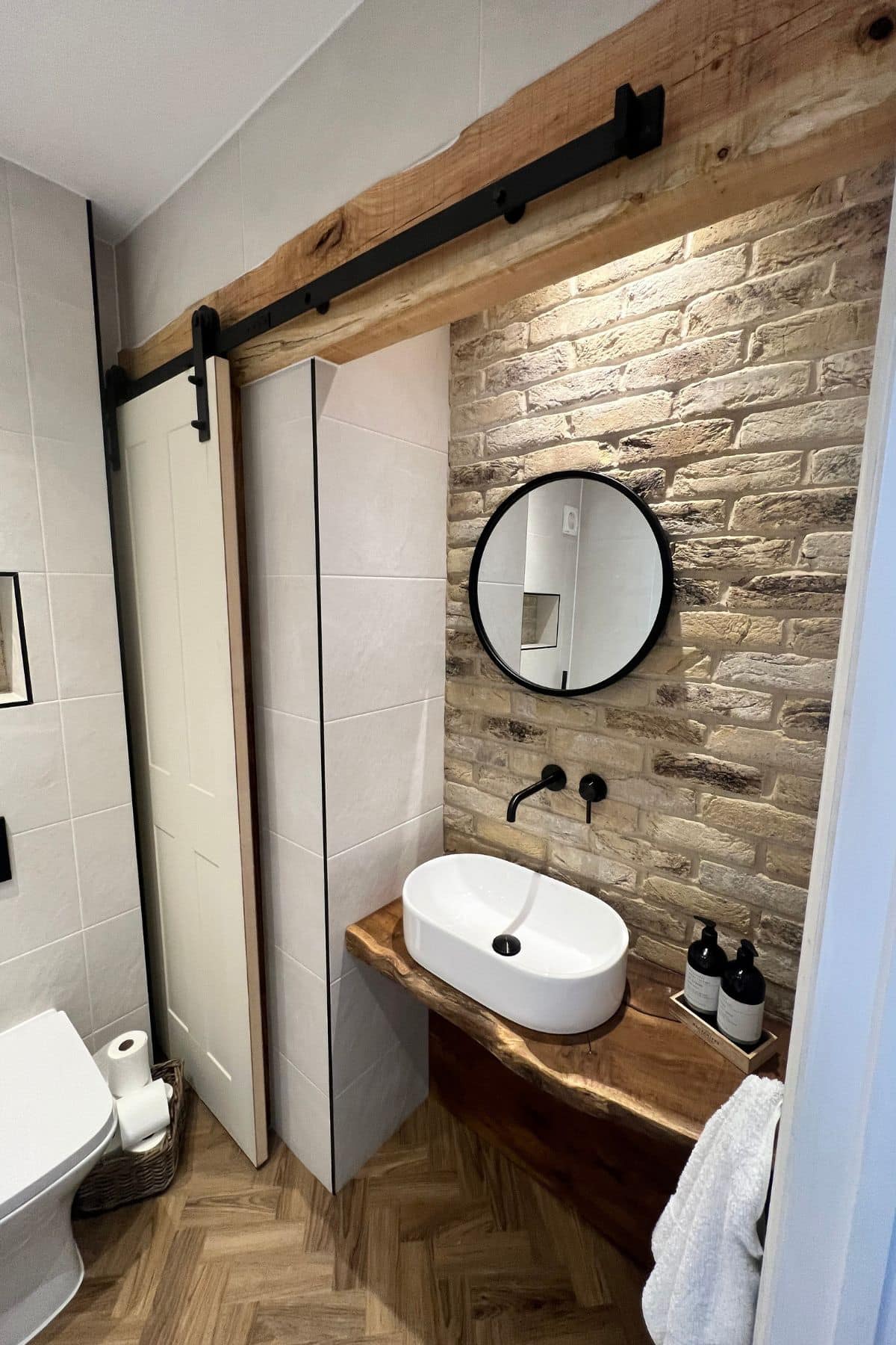 farmhouse bathroom