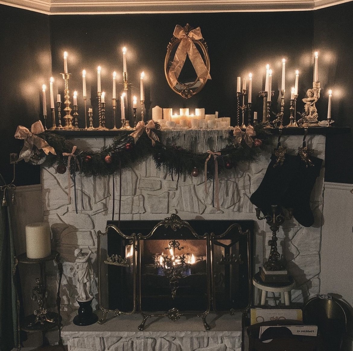 21 Warm & Inviting Christmas Fireplace Decor Ideas - Sleek-chic Interiors