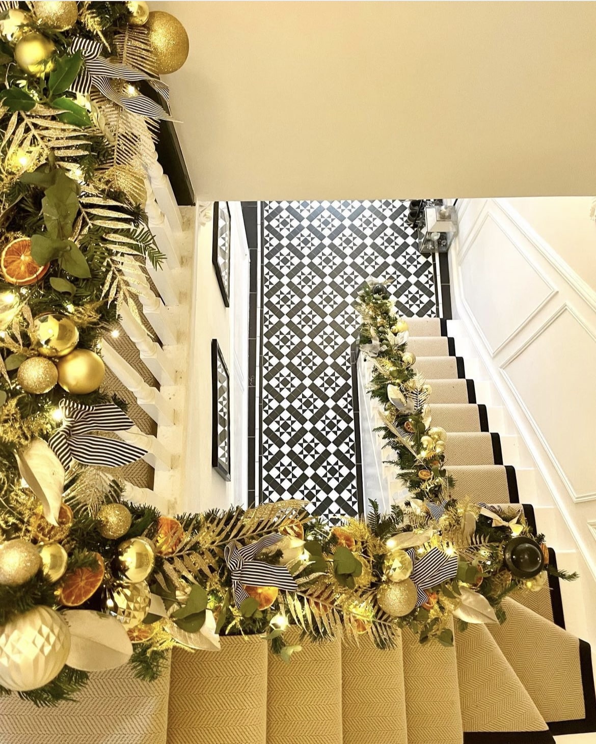 Christmas stair decorations 9