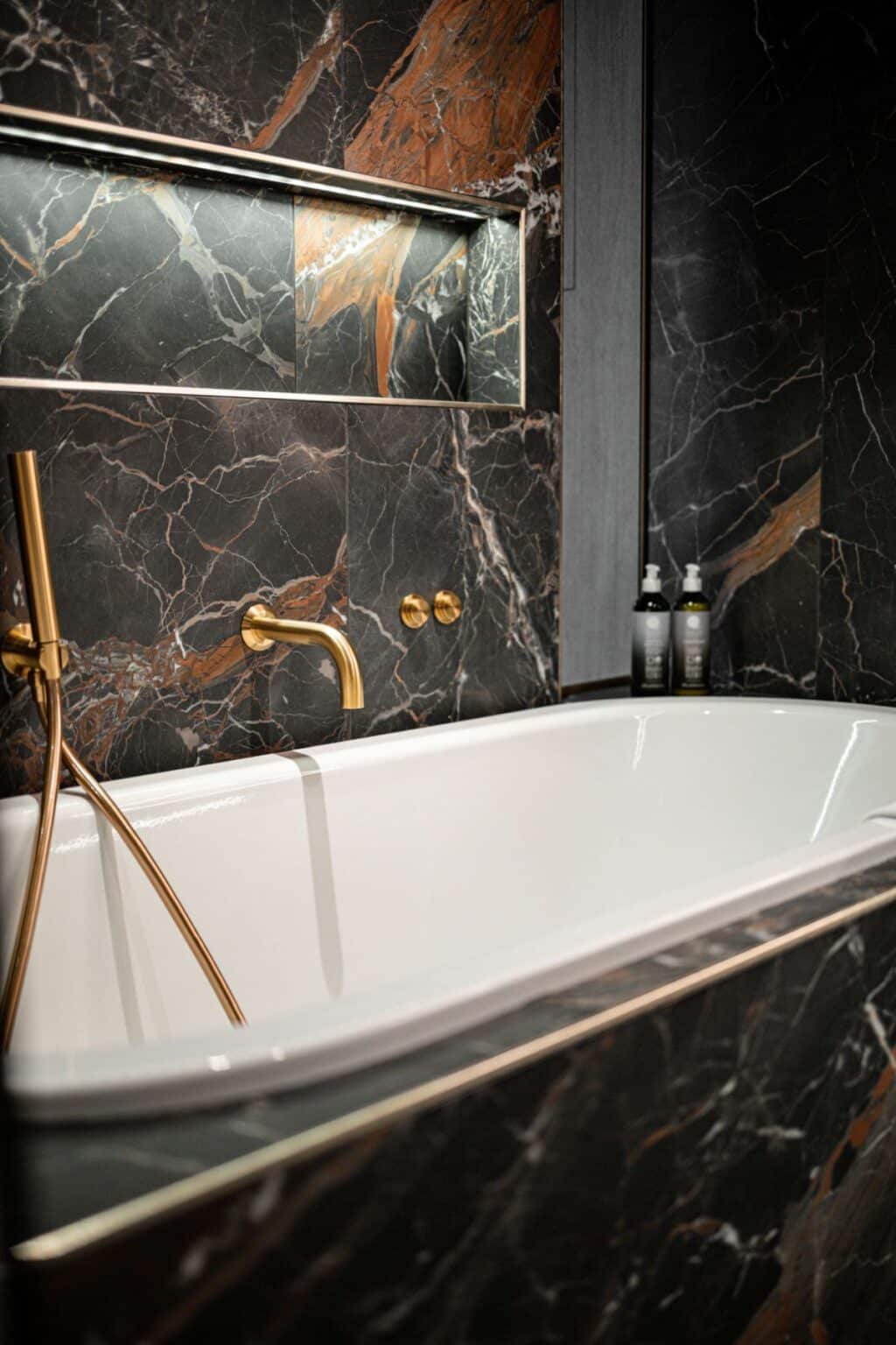 9 Bathroom Trends For 2024 According To The Design Experts Sleek   Bathroom Trends 2024 8 1024x1536 