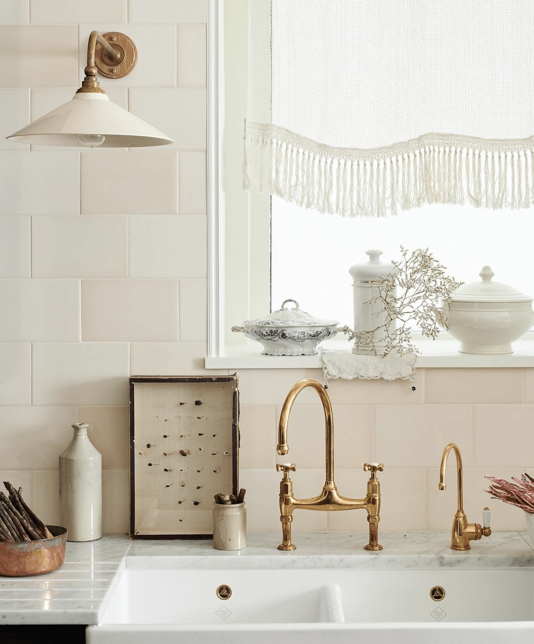 35 Ways to Decorate the Window Over Your Kitchen Sink