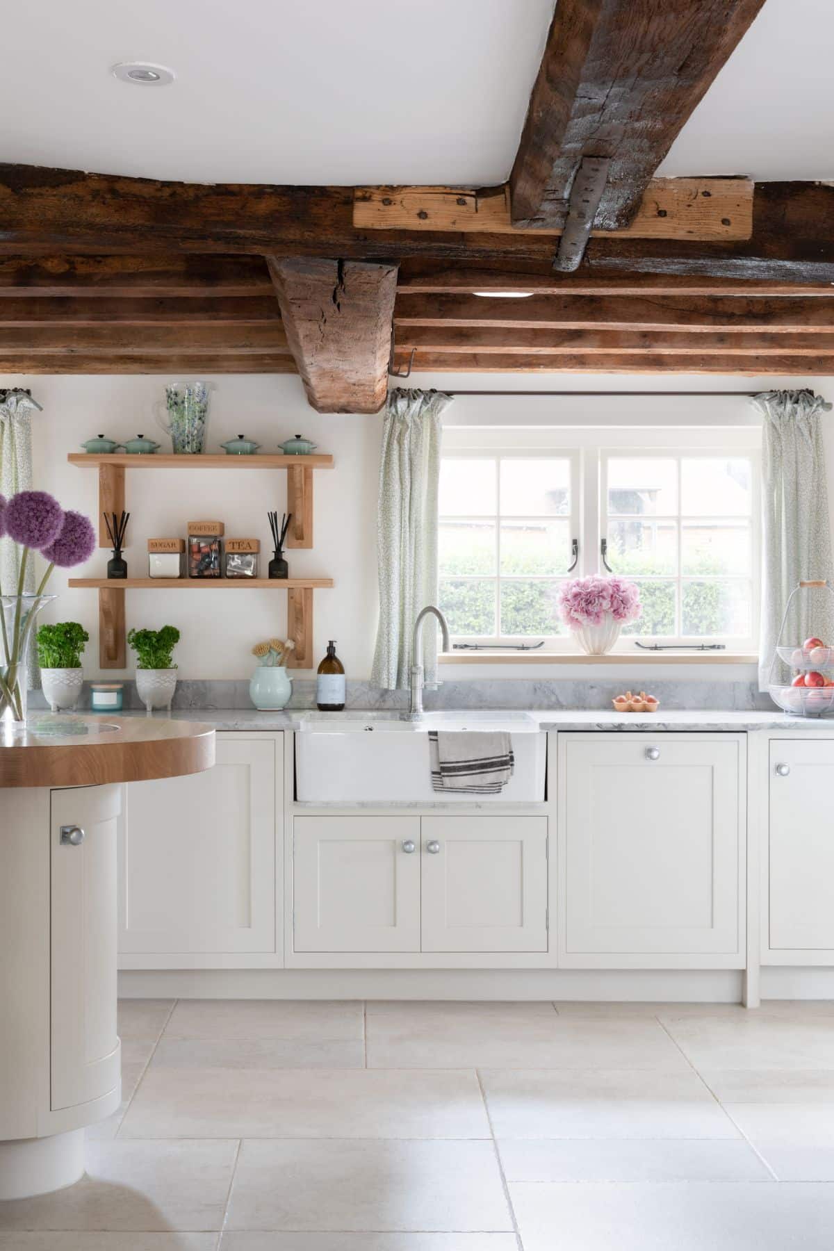 farmhouse kitchen