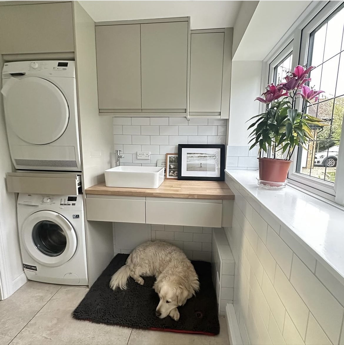 small laundry room 14