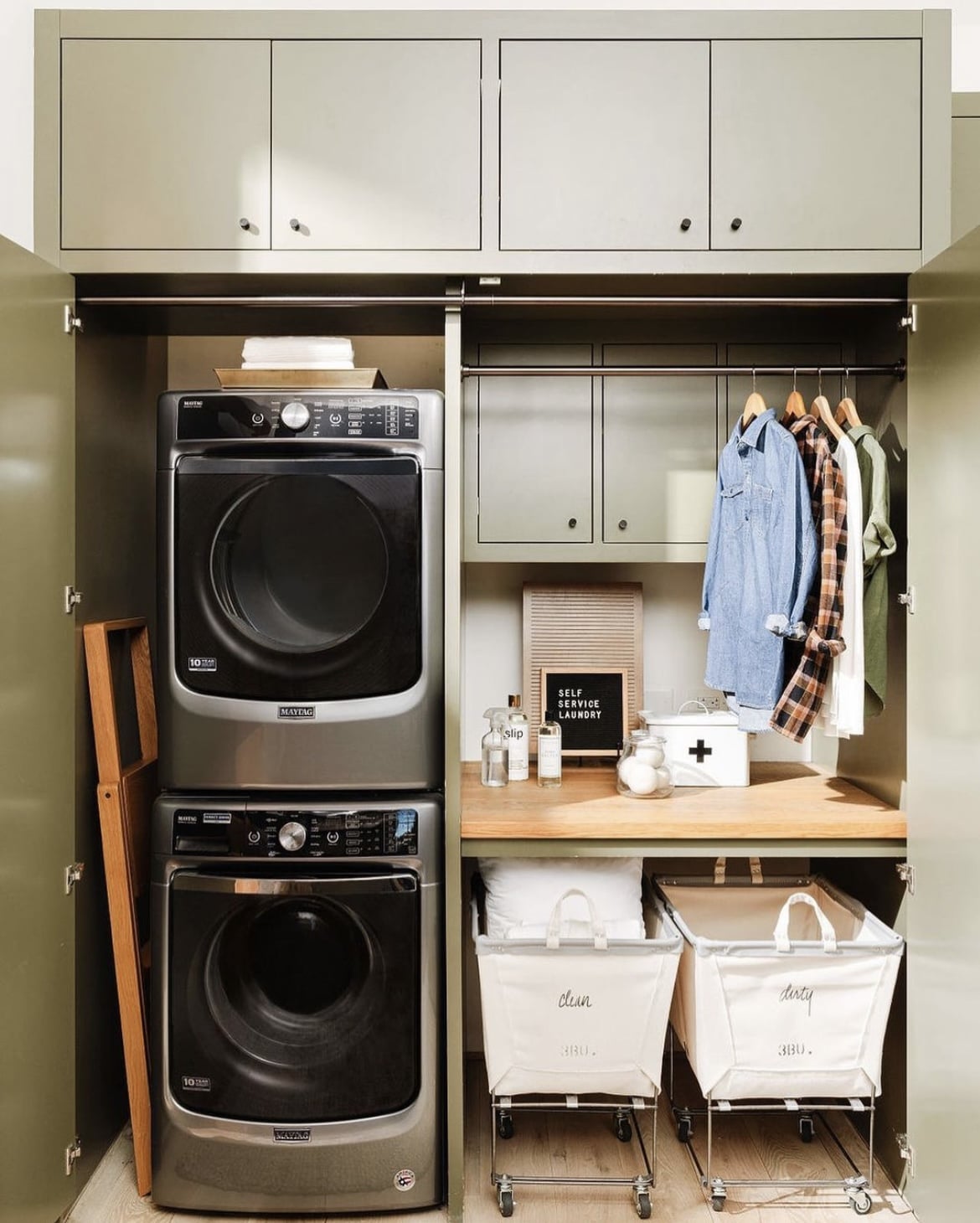 small laundry room 15