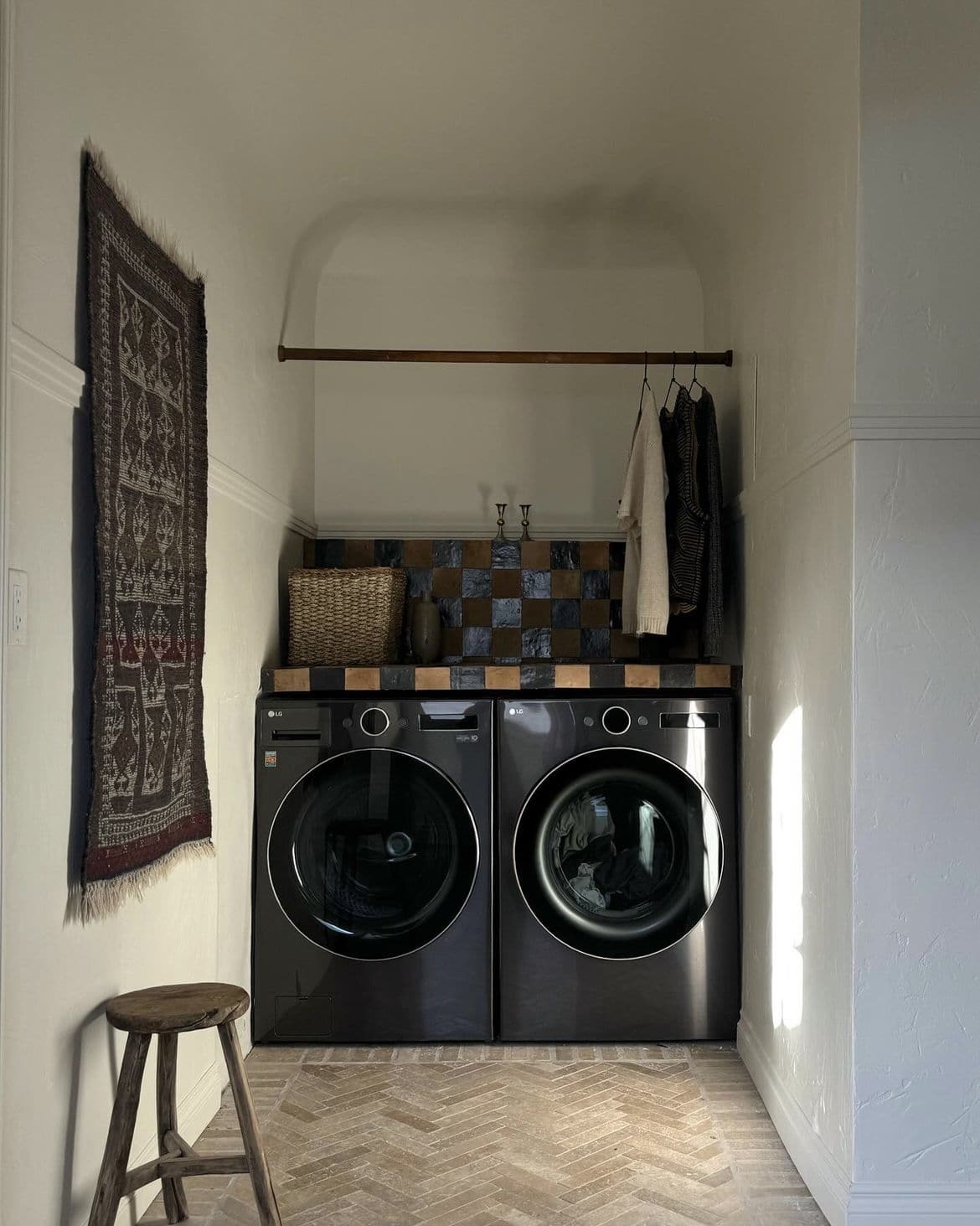 small laundry room 16