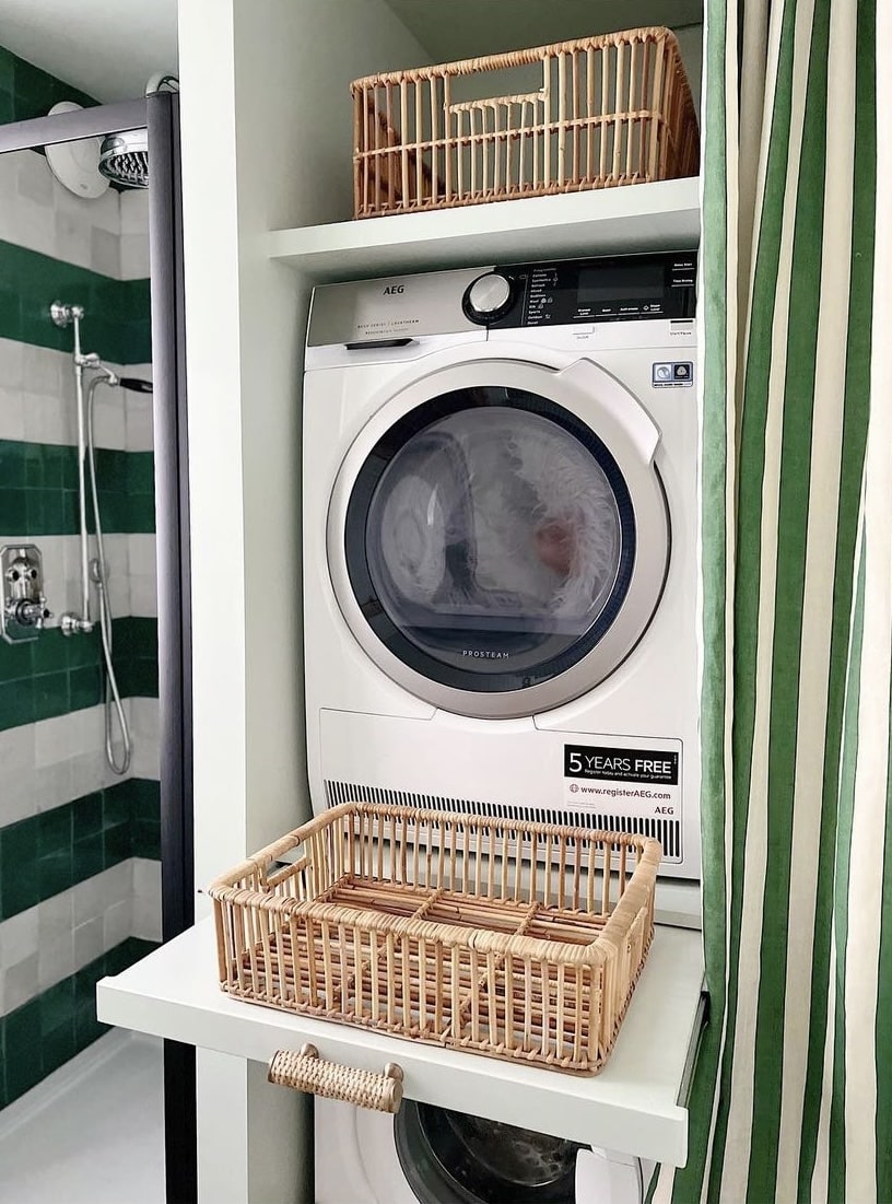 small laundry room 3