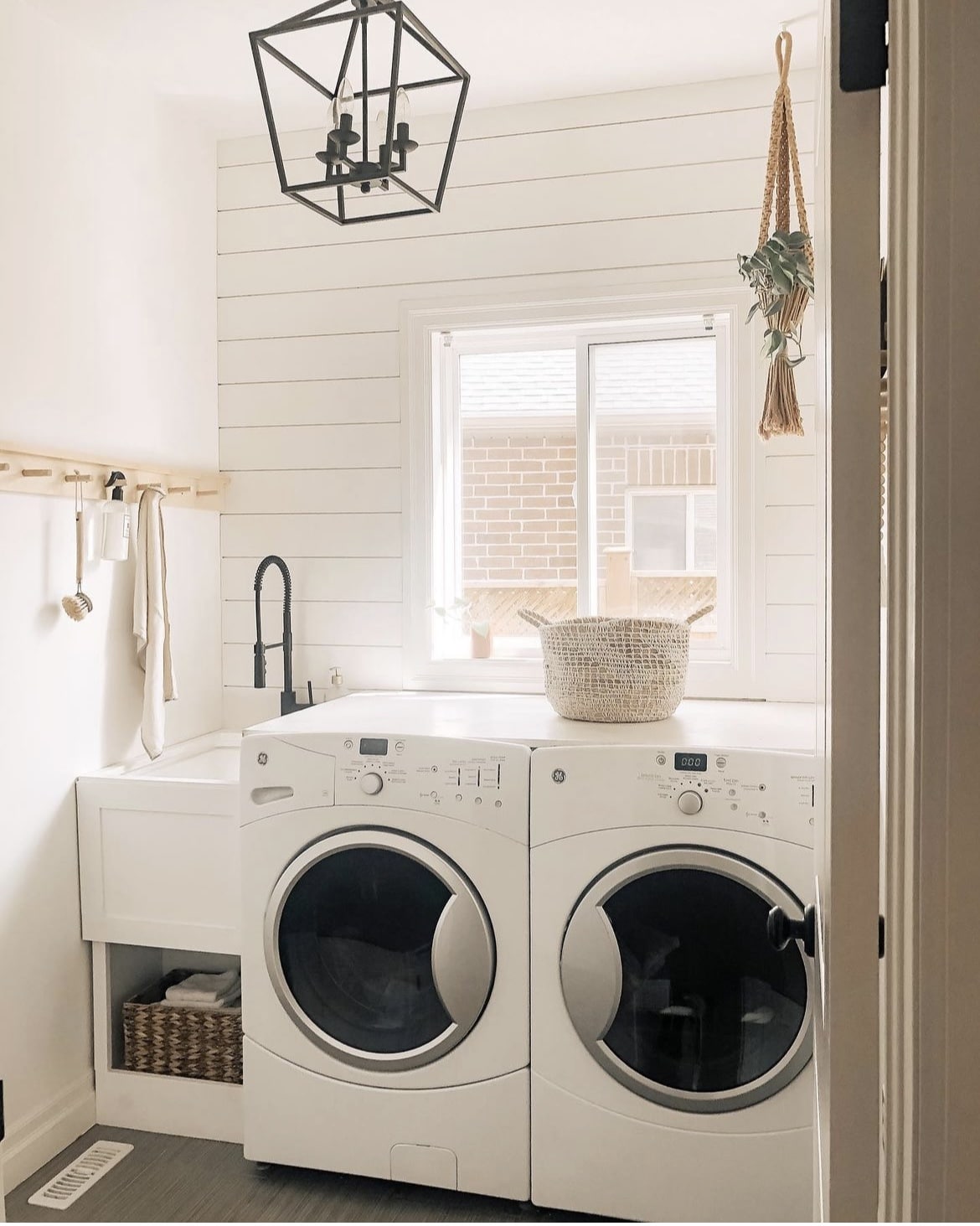 small laundry room 8