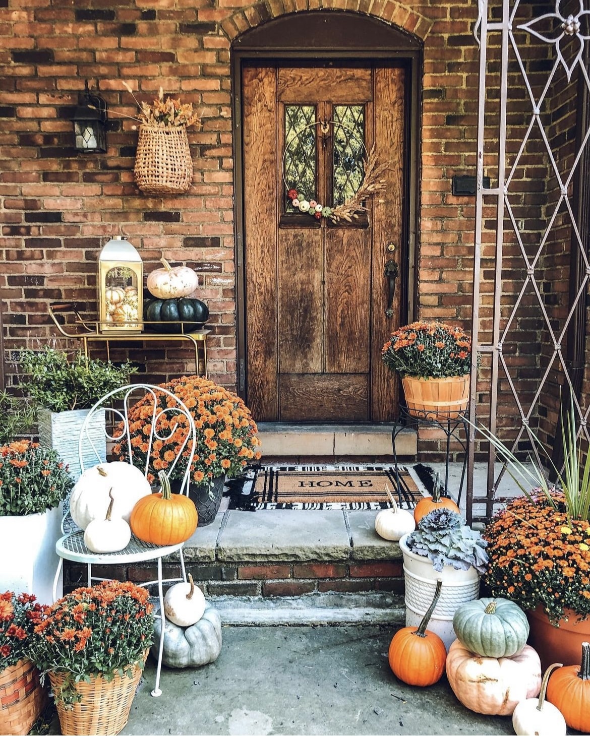 fall porch decor 1