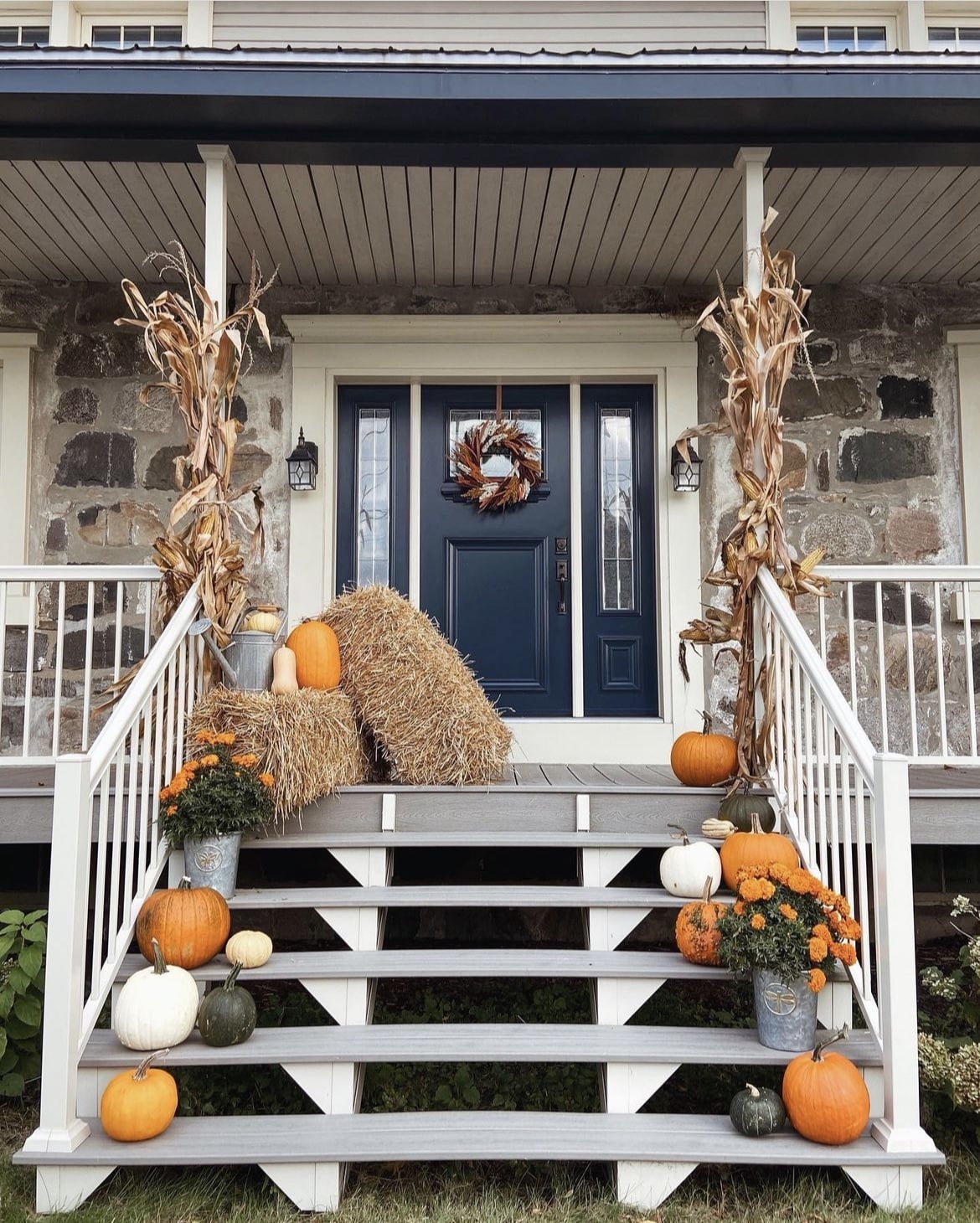 fall porch decor 15