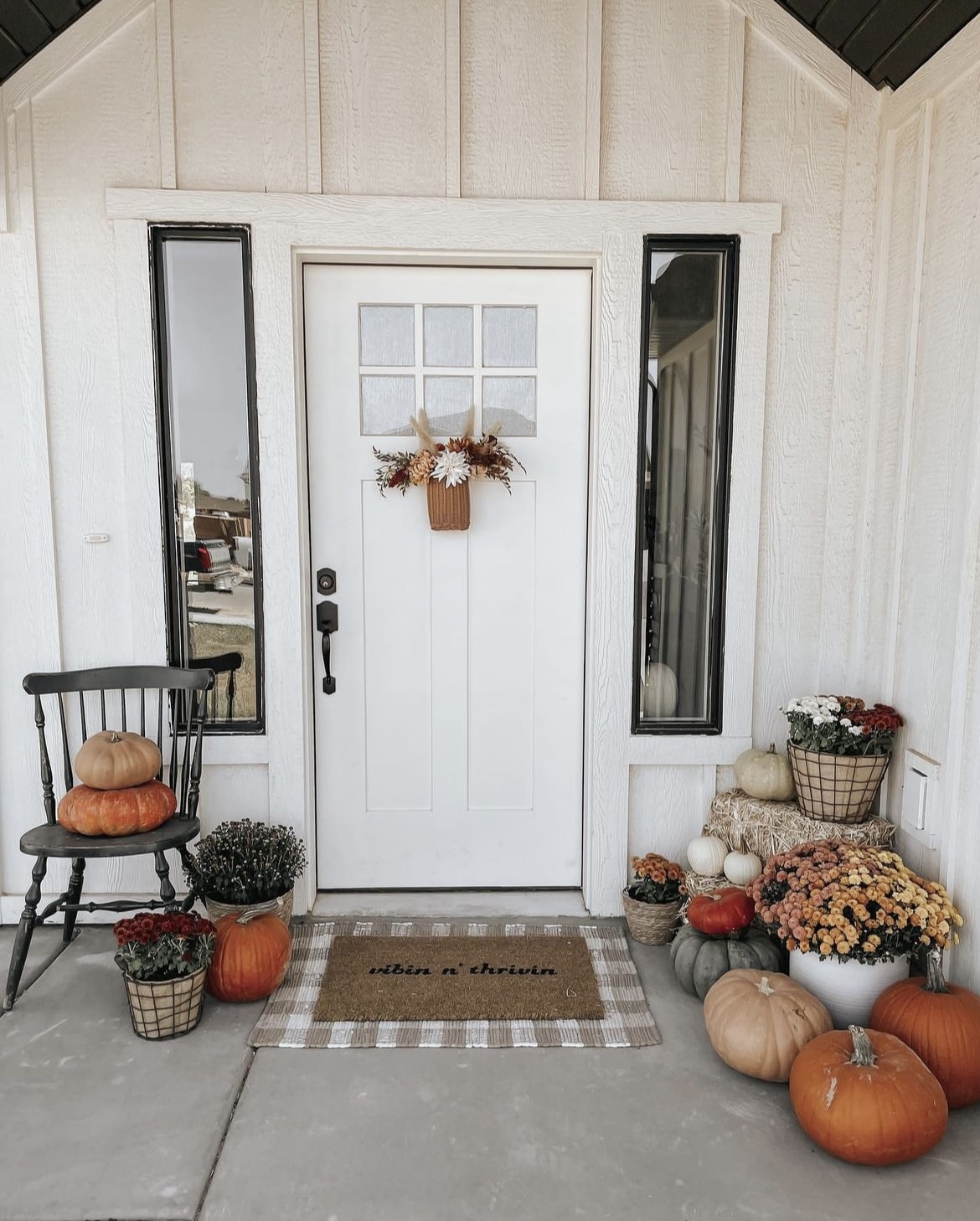 fall porch decor 3