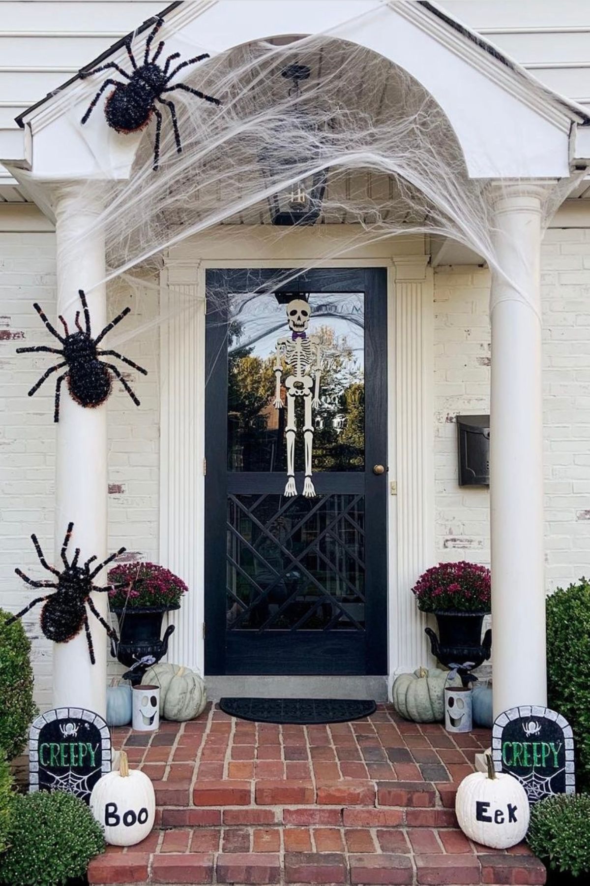 outdoor halloween decor