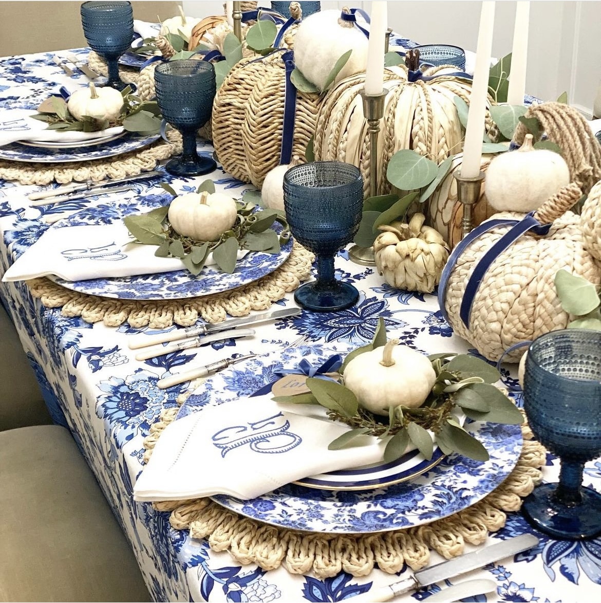 thanksgiving table