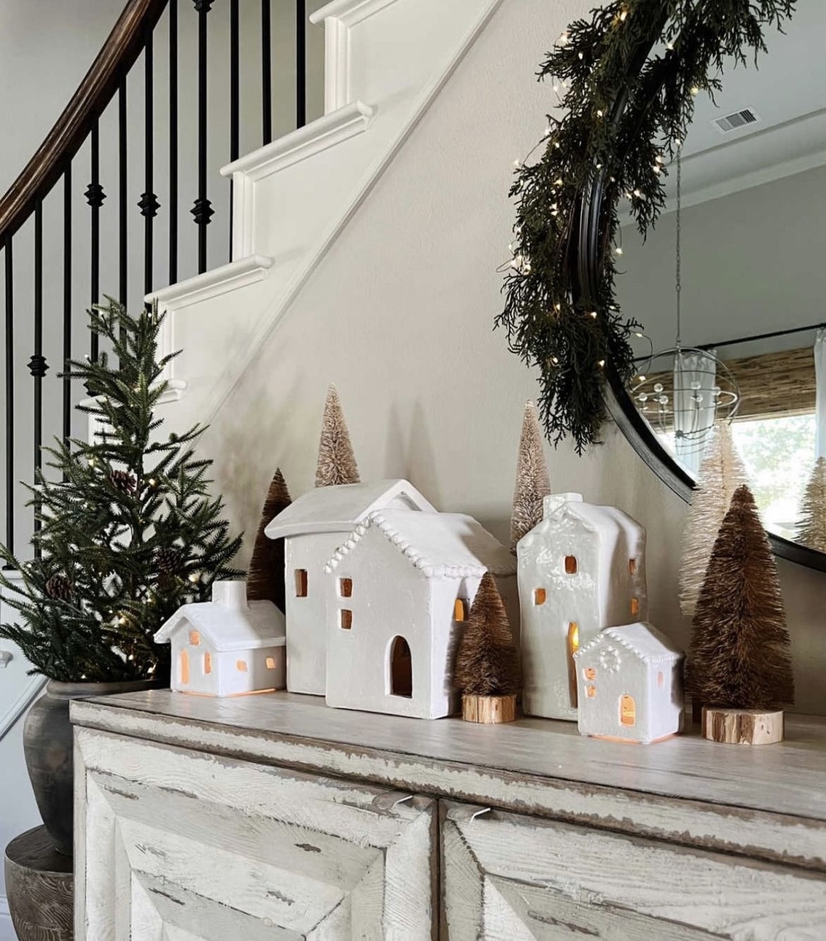 neutral christmas decor 2