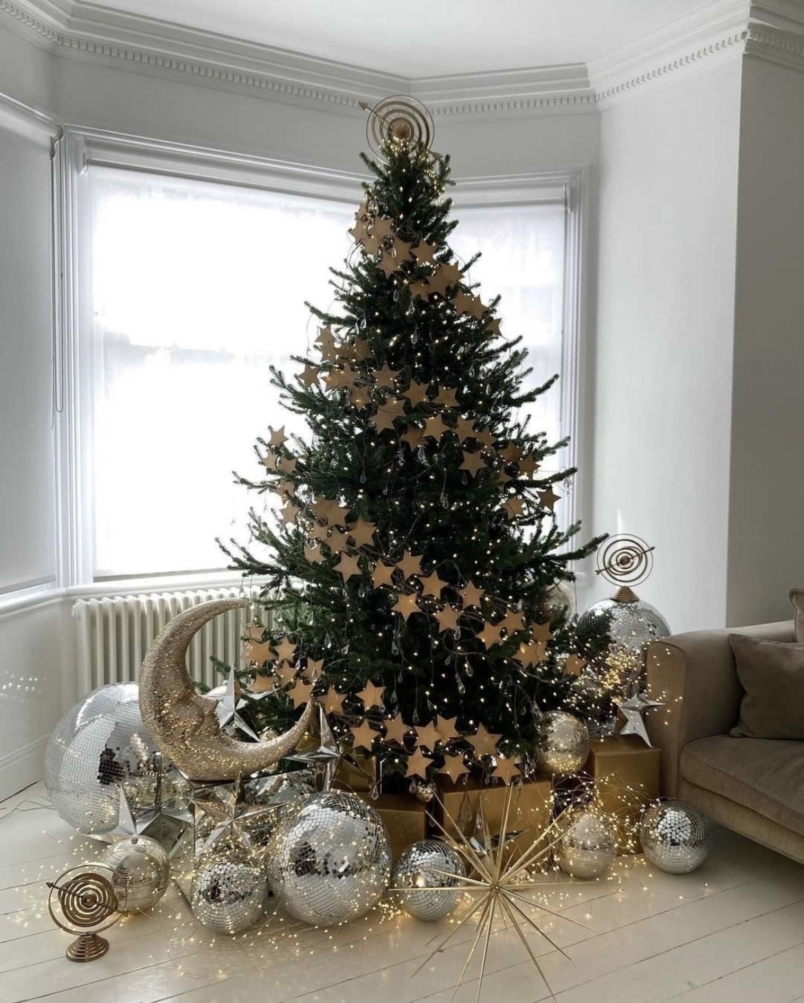 neutral christmas decor 4